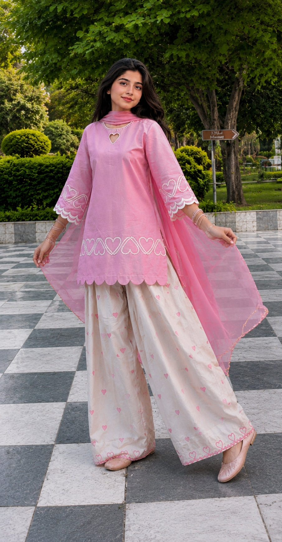 Đěsigner Party Wear Look Top With Farshi Salwar