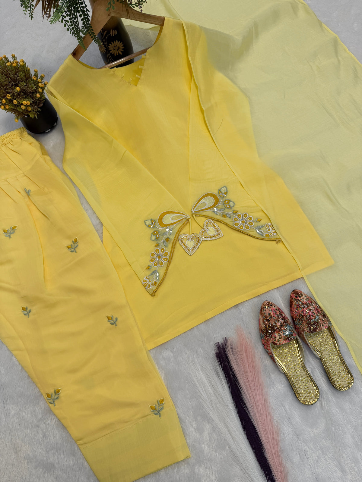 New Launching Đěsigner Party Wear Look top with farshi salwar