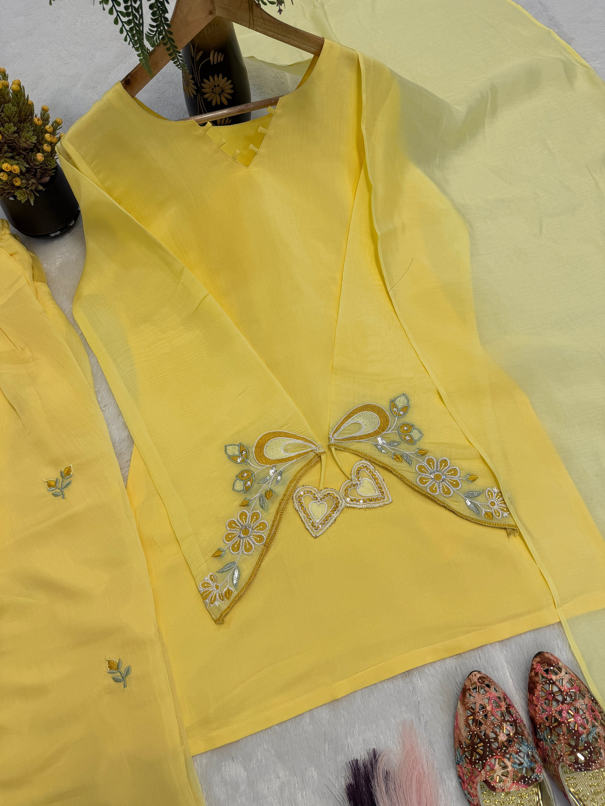 New Launching Đěsigner Party Wear Look top with farshi salwar