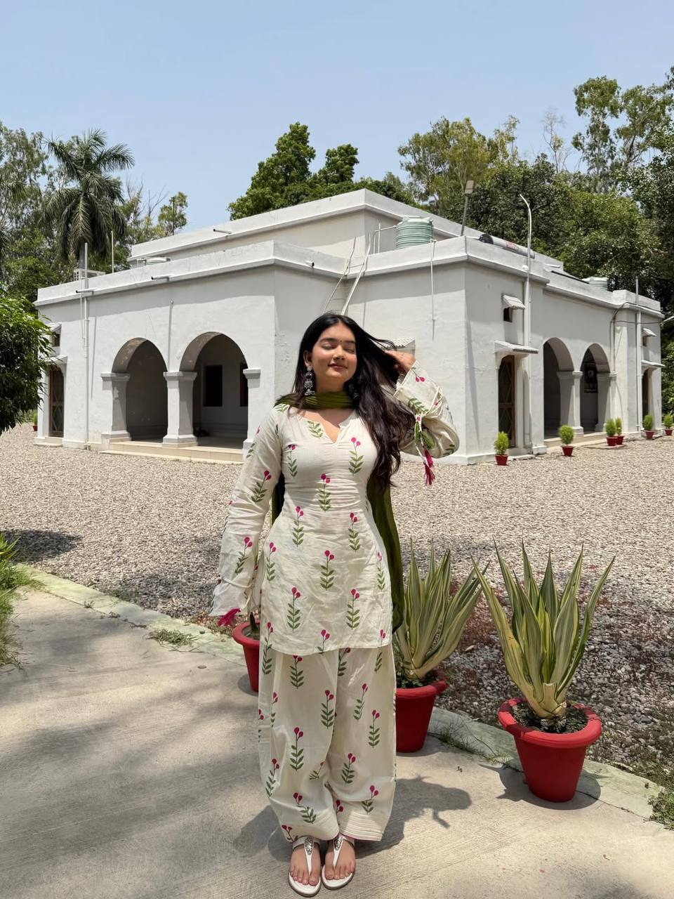 Heavy Pure Cameric Cotton .Fully Fancy Sleeves With Latkan Top Inner :- Micro Cotton