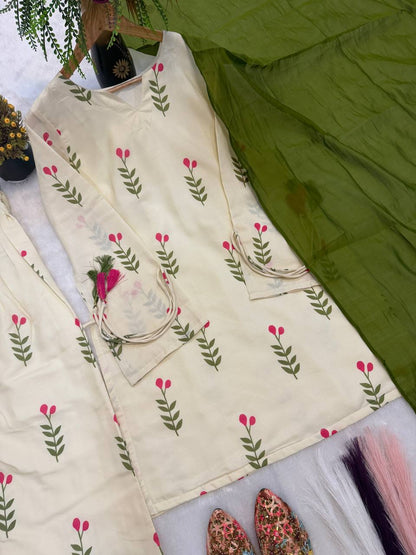 Heavy Pure Cameric Cotton .Fully Fancy Sleeves With Latkan Top Inner :- Micro Cotton